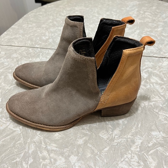 Grey Booties - Picture 4 of 9